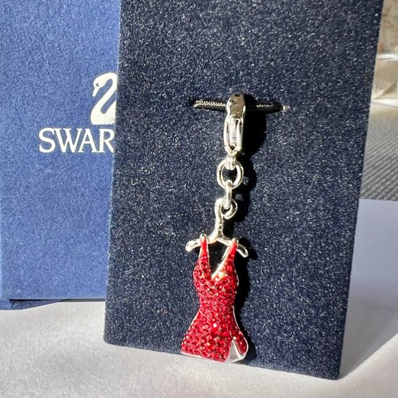 SALE! FINE JEWELRY! Gorgeous & Rare Swarovski Ruby Red Dress Charm - Picture 6 of 10